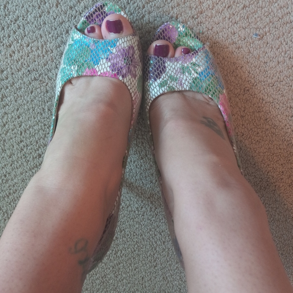 Torta Caliente Heels - Picture 12 of 13